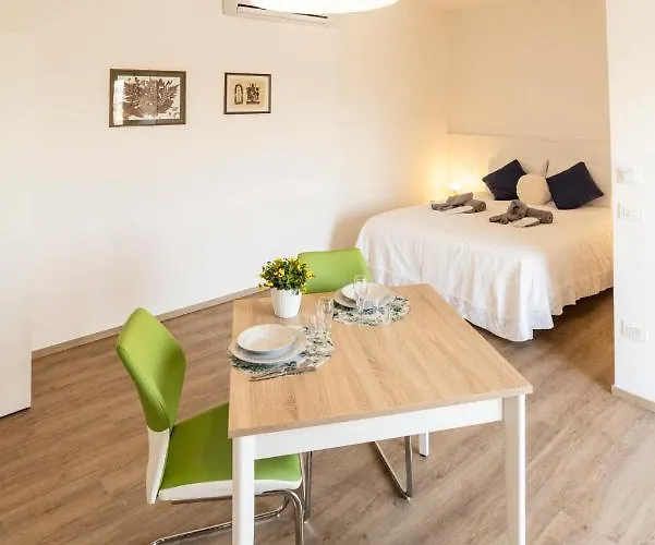 Borgoroma - Business & * Verona