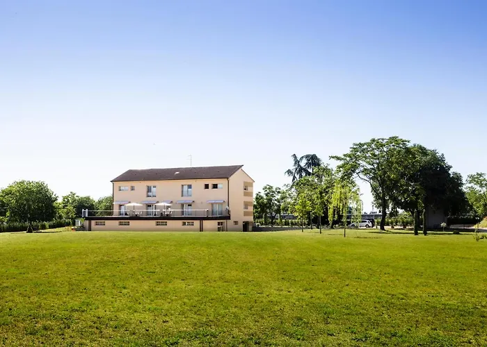 Borgoroma - Business & *