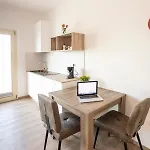 Borgoroma - Business & Apartament