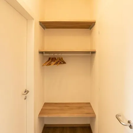 Apartment Borgoroma - Business & *